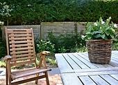 Ako zabezpečiť drevený záhradný stôl
