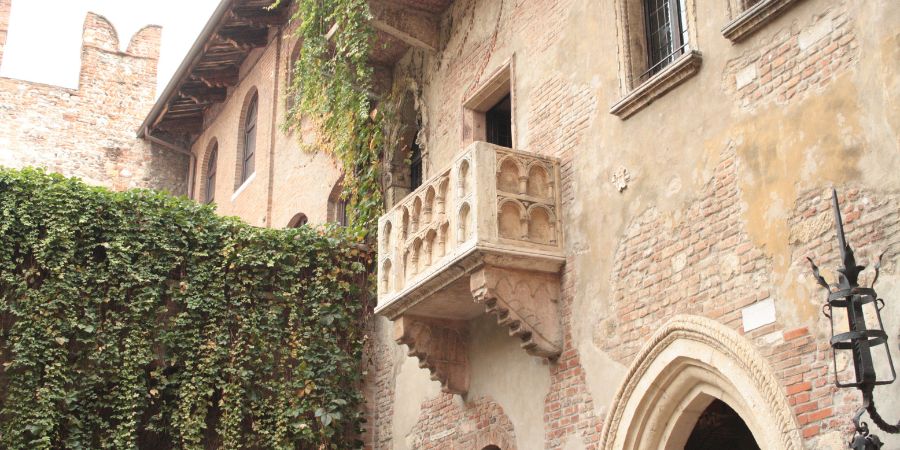 Romantický balkón Rómea a Júlie - nechajte sa unášať jedinečným aranžmánom