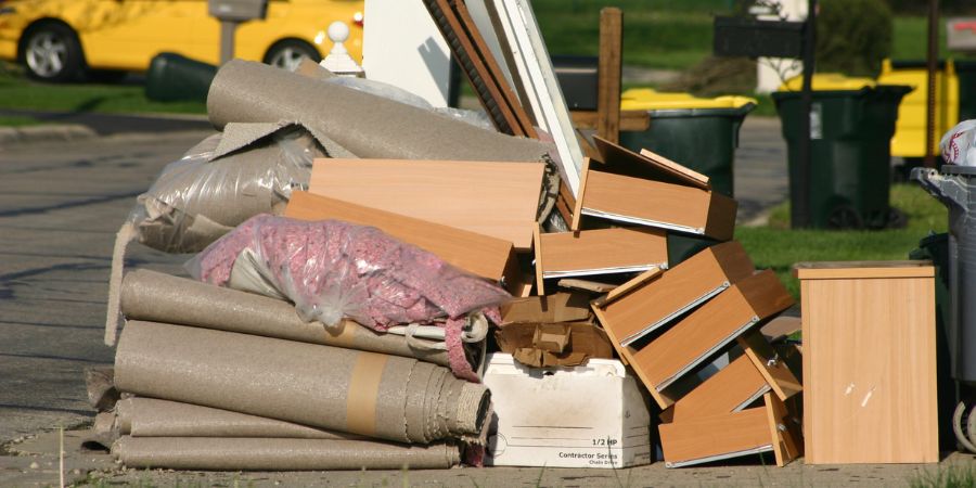 Ako sa zbaviť starého nábytku? Recyklácia starého nábytku ako alternatíva k jeho vyhadzovaniu